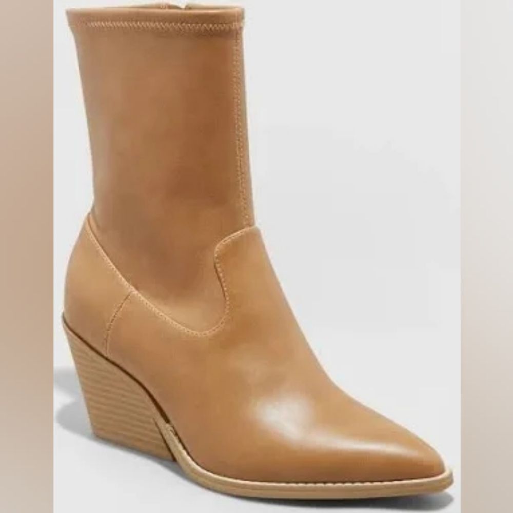 (16-4155)   Universal Thread Aubree Boots Sz 8